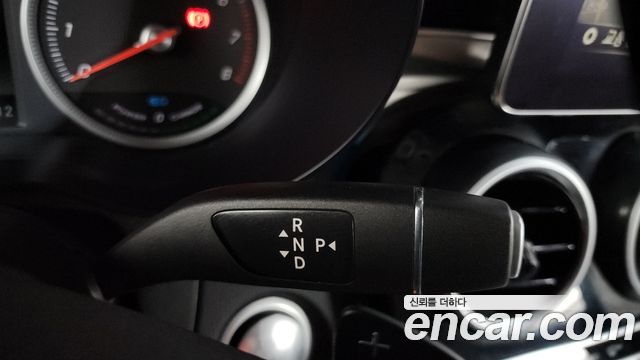 Mercedes-Benz GLC-Class 2019 — photo 12
