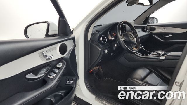 Mercedes-Benz GLC-Class 2019 — photo 13
