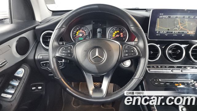 Mercedes-Benz GLC-Class 2019 — photo 19
