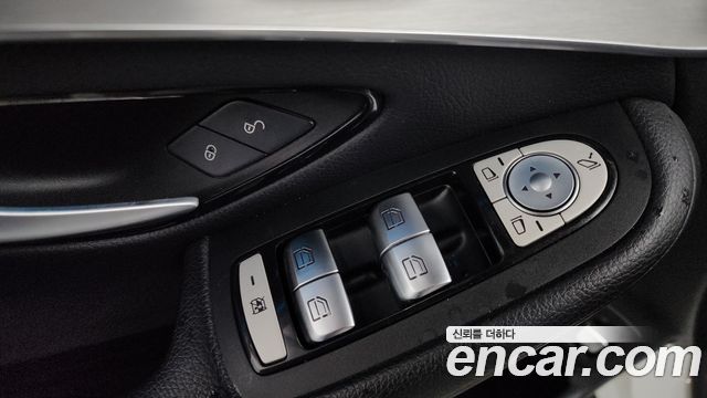 Mercedes-Benz GLC-Class 2019 — photo 29