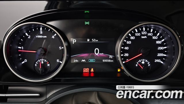 Kia Canival 2023 — photo 11