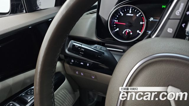 Kia Canival 2023 — photo 24