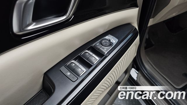 Kia Canival 2023 — photo 28