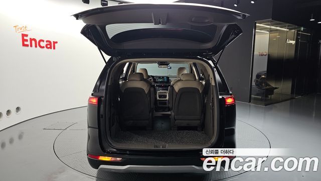 Kia Canival 2023 — photo 30