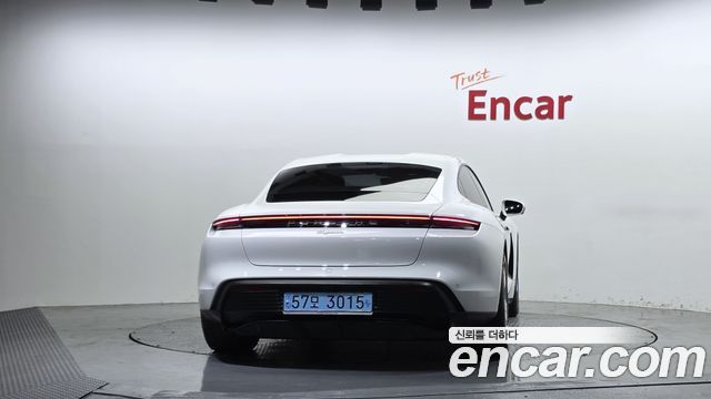 Porsche Taycan 2022 — photo 4