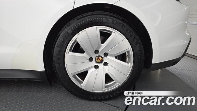Porsche Taycan 2022 — photo 7