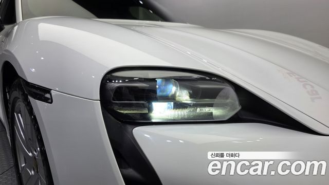 Porsche Taycan 2022 — photo 8
