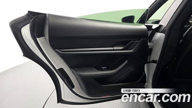 Porsche Taycan 2022 — photo 15