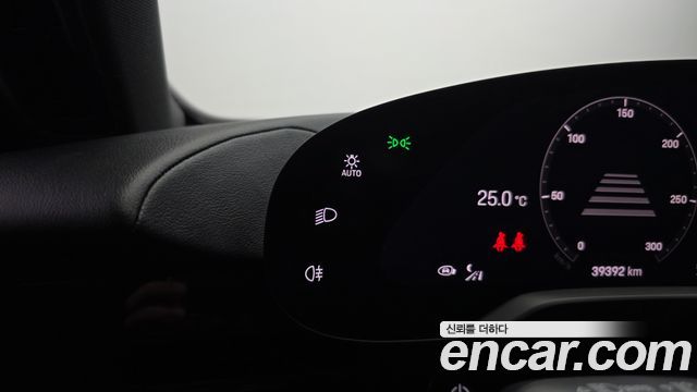 Porsche Taycan 2022 — photo 28