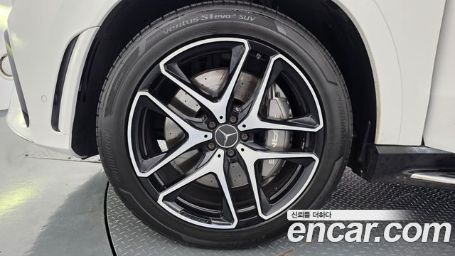 Mercedes-Benz GLE-Class 2021 — photo 5