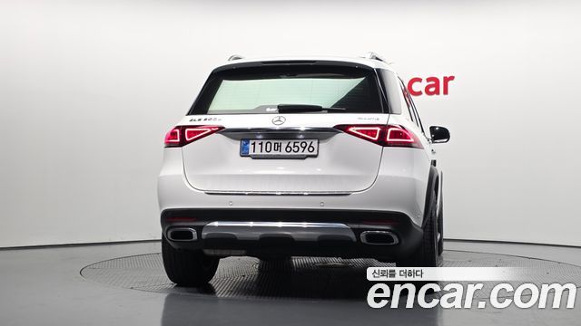 Mercedes-Benz GLE-Class 2023 — photo 4