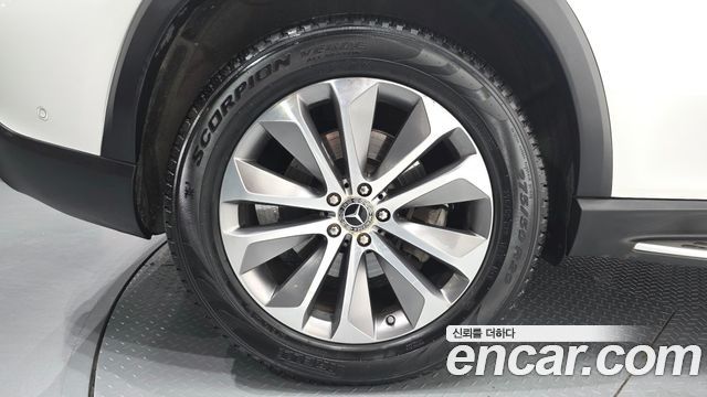 Mercedes-Benz GLE-Class 2023 — photo 5