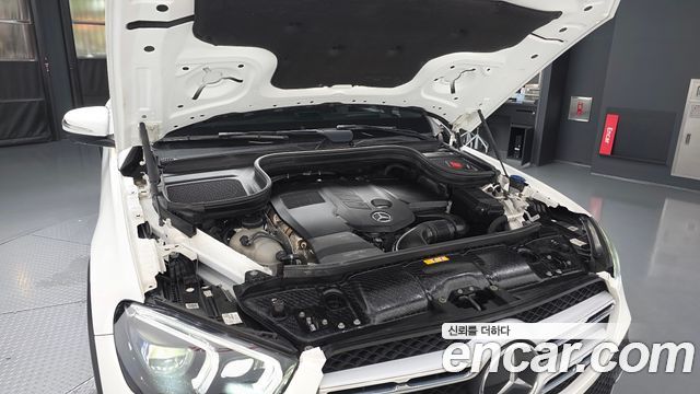 Mercedes-Benz GLE-Class 2023 — photo 6