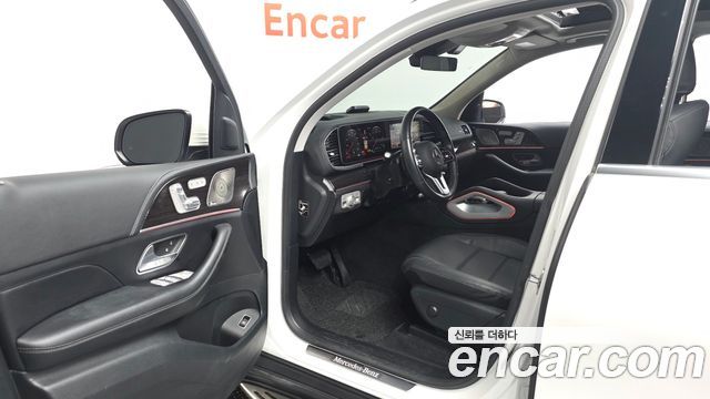Mercedes-Benz GLE-Class 2023 — photo 10