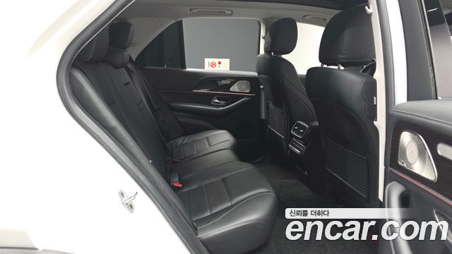 Mercedes-Benz GLE-Class 2023 — photo 12