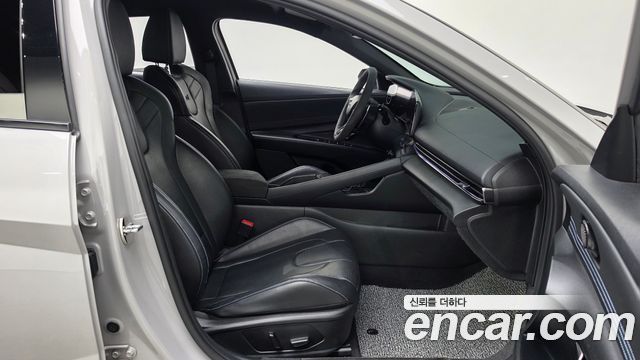 Hyundai AVANTE 2022 — photo 16