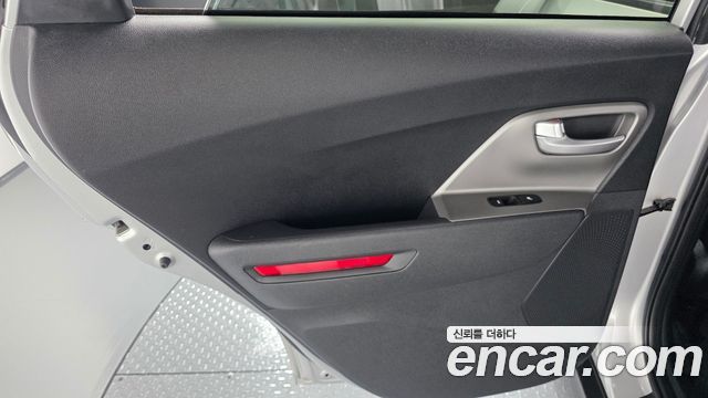 Kia Niro 2023 — photo 15