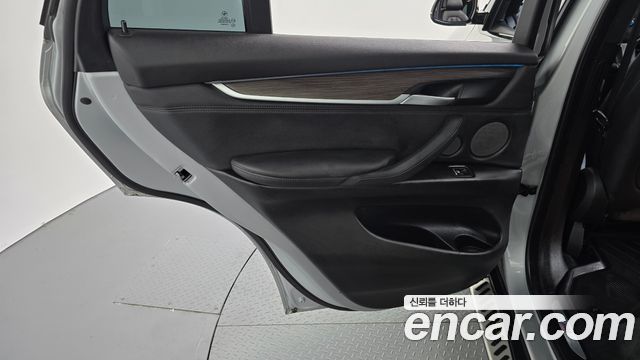 BMW X5 2015 — photo 15