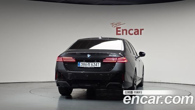 BMW 5-Series 2026 — photo 4