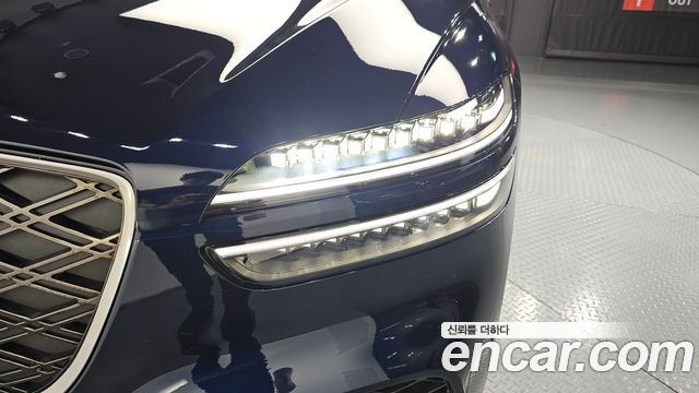 Genesis GV70 2025 — photo 8