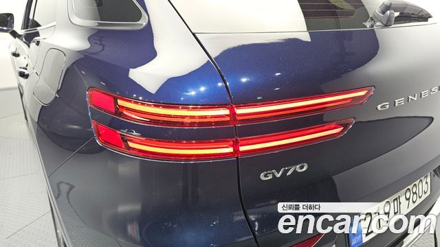 Genesis GV70 2025 — photo 9