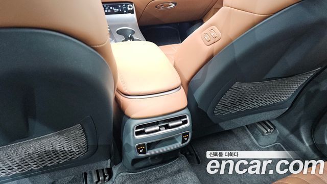 Genesis GV70 2025 — photo 30