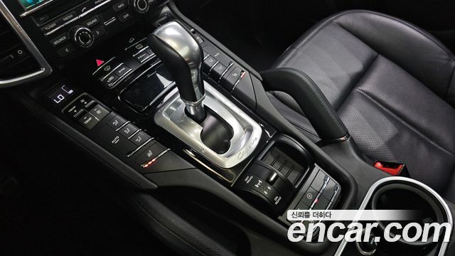 Porsche Cayenne 2016 — photo 9