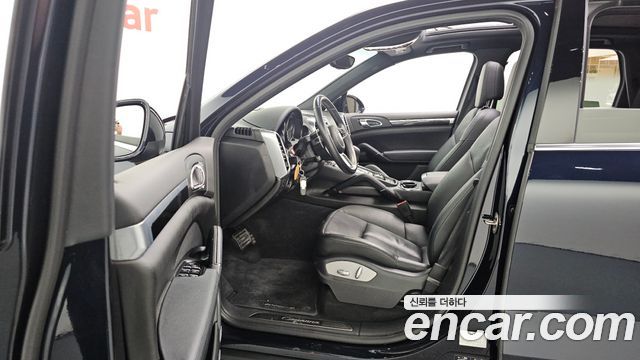Porsche Cayenne 2016 — photo 10