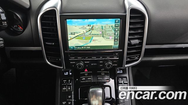 Porsche Cayenne 2016 — photo 12