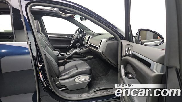 Porsche Cayenne 2016 — photo 17