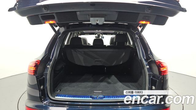 Porsche Cayenne 2016 — photo 20