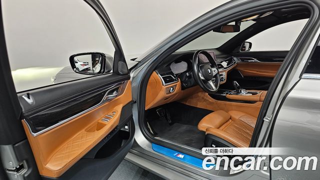 BMW 7-Series 2020 — photo 10
