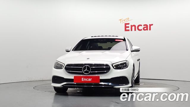 Mercedes-Benz E-Class 2021 — photo 3
