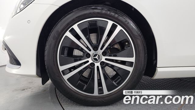 Mercedes-Benz E-Class 2021 — photo 5