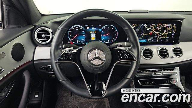 Mercedes-Benz E-Class 2021 — photo 19