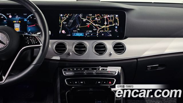 Mercedes-Benz E-Class 2021 — photo 20