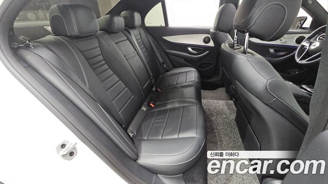 Mercedes-Benz E-Class 2021 — photo 16