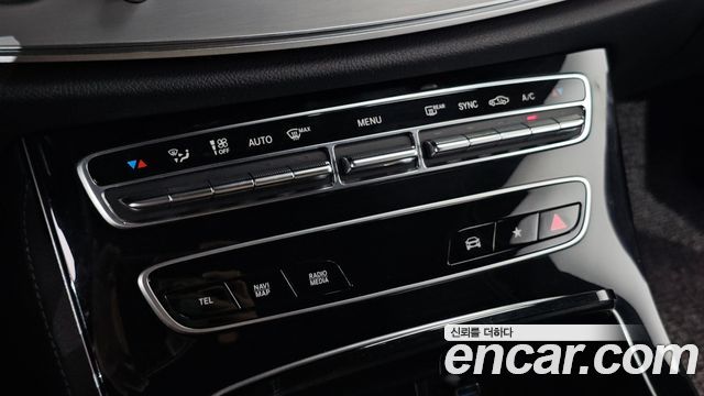 Mercedes-Benz E-Class 2021 — photo 29