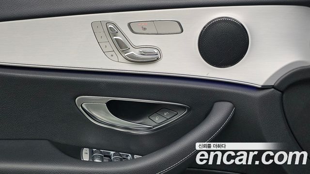 Mercedes-Benz E-Class 2021 — photo 31