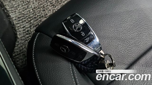 Mercedes-Benz E-Class 2021 — photo 36
