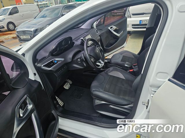 Peugeot 2008 2015 — photo 8