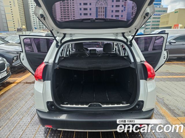 Peugeot 2008 2015 — photo 11