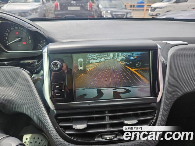 Peugeot 2008 2015 — photo 13