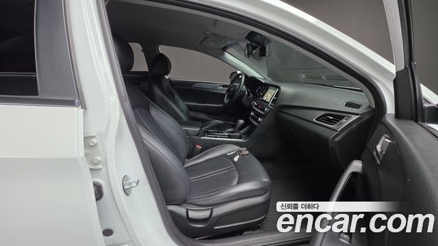 Hyundai Sonata 2018 — photo 13