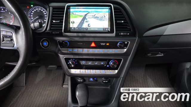 Hyundai Sonata 2018 — photo 22