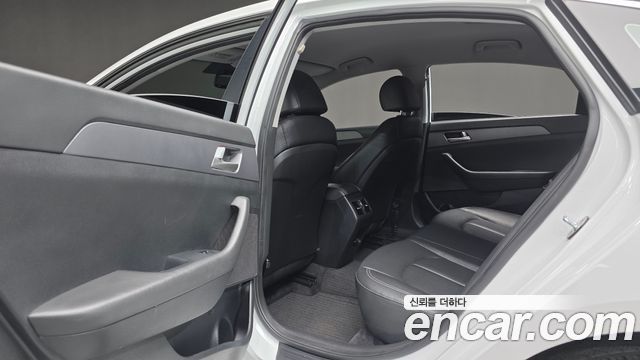 Hyundai Sonata 2018 — photo 27