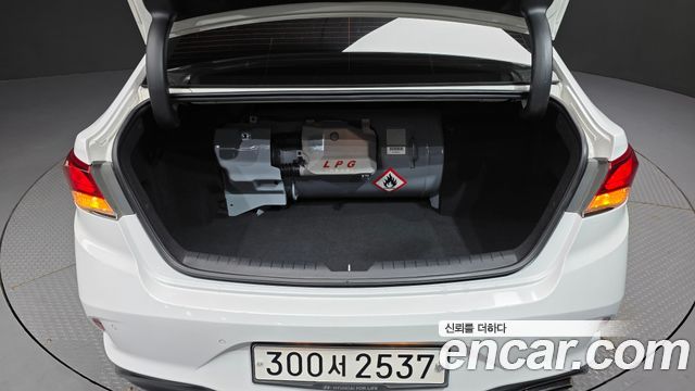Hyundai Sonata 2018 — photo 29