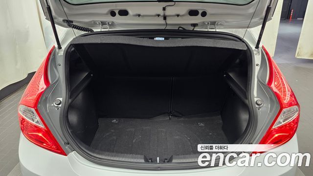 Hyundai Accent 2019 — photo 26