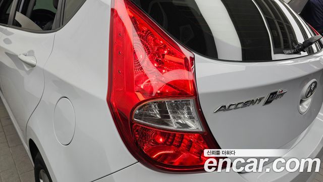 Hyundai Accent 2019 — photo 9