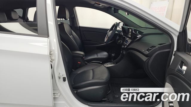 Hyundai Accent 2019 — photo 16